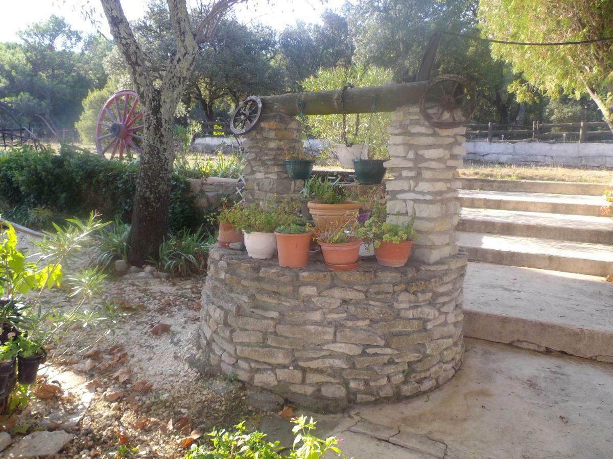 Auberge Des Garrigues Nîmes Exteriör bild